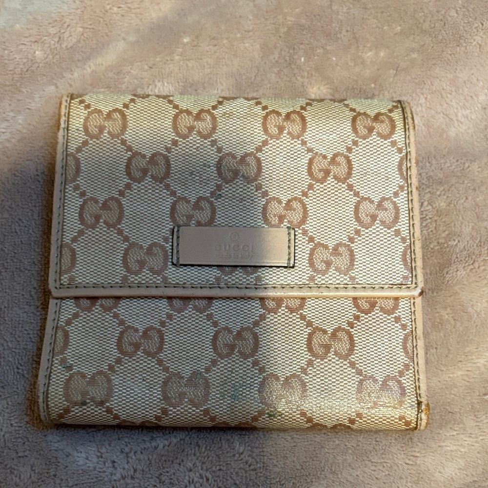Women’s Small Gucci Wallet